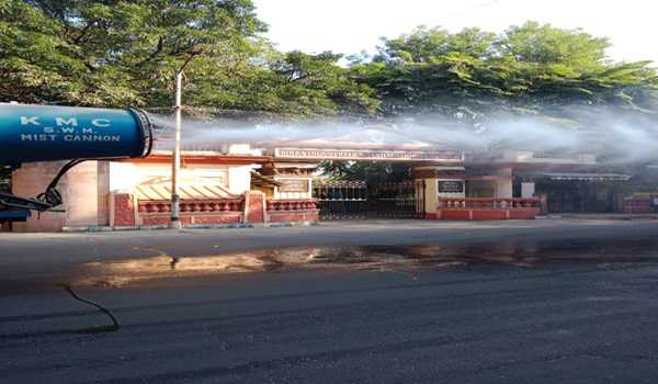 KMC deploys sprinklers and mist cannons to combat air pollution in Kolkata