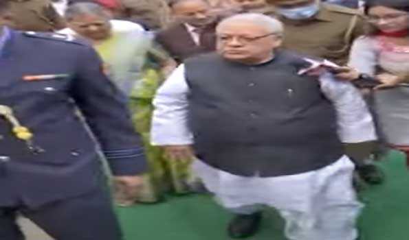 Raj polls: Guv, his wife cast votes in Jaipur