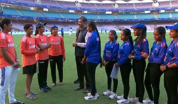 Indian women’s cricket team for blind meets Harmanpreet Kaur & Amol Muzumdar