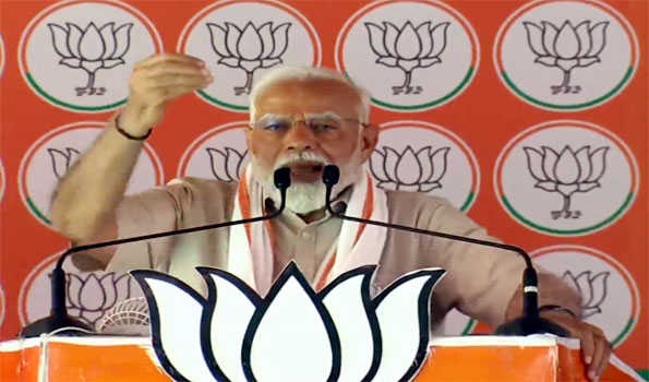UP:Congress, SP have done nothing for economic upliftment of Muslims: PM Modi