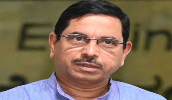Pralhad Joshi alleges Karnataka govt’s hand in leaking Neha’s photos