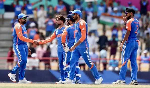 India storm into T20WC semifinals as Rohit shines with sparkling 92