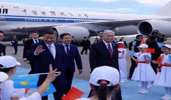 Xi attends welcome ceremony hosted by Kazakh President Tokayev