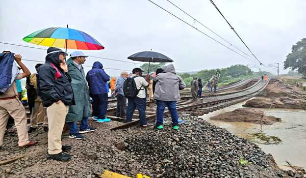 SCR undertakes railway track restoration in Telangana on war footing