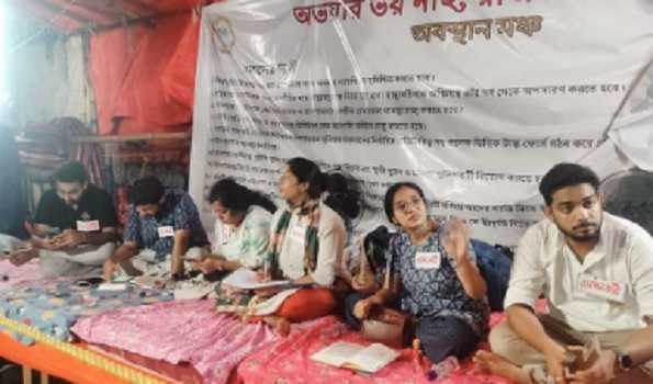 Indefinite hunger strike by Junior doctors in Bengal enters 8th day