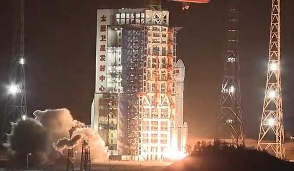 China successfully launches new satellite group