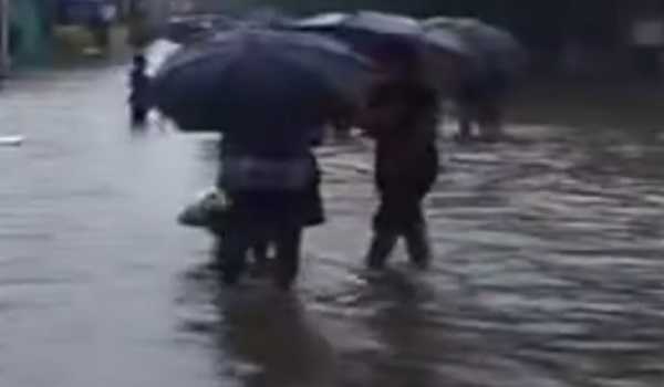 Depression over Bay crosses coast