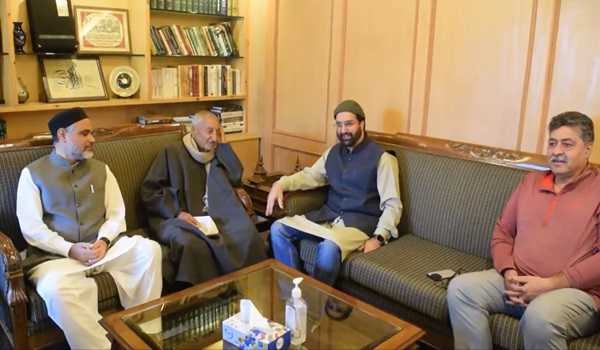 Moderate Hurriyat leaders hold first meeting after Article 370 abrogation