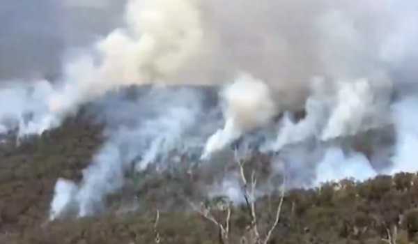 Southeast Australian bushfire prompts evacuation order