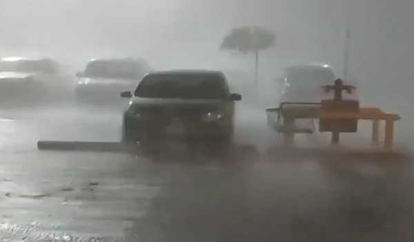 Flood warnings issued after tropical cyclone hits northwest Australia