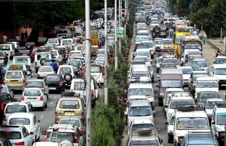 Vehicle Count in Jammu Kashmir Doubles in Eight Years, Reaching 25 Lakh.