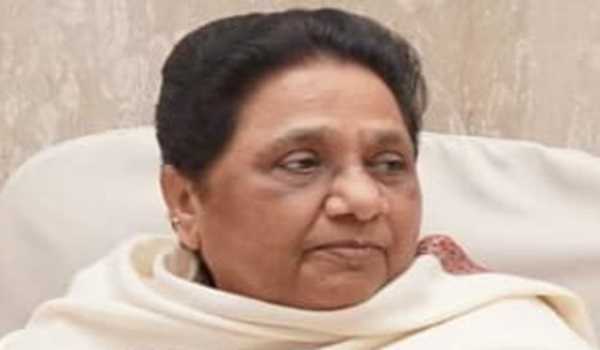SP creating atmosphere of tension, Dalits must avoid provocation: Mayawati