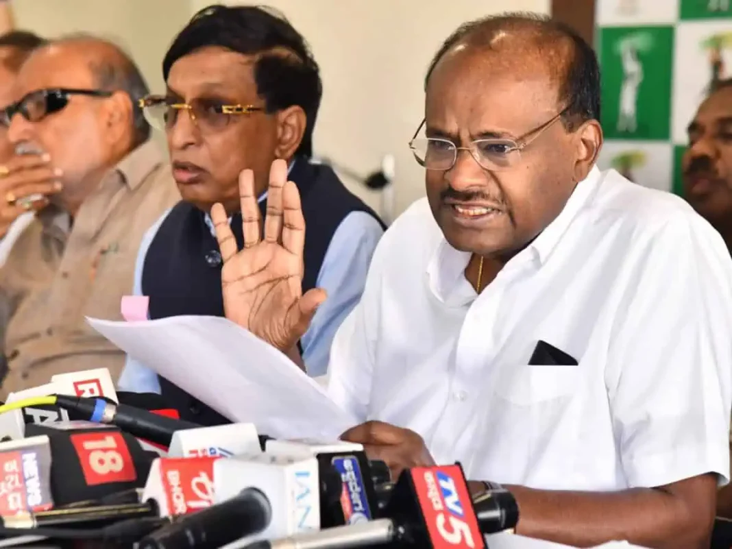 Kumaraswamy refutes phone tapping charge