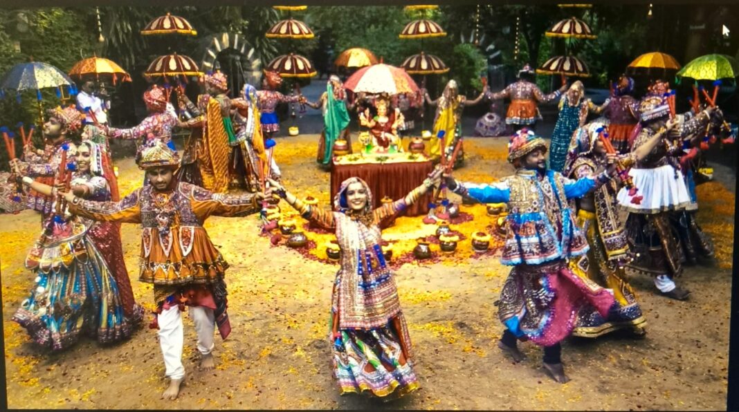 Garba Becomes the ‘Haram’ Event Muslims Cannot Ignore Despite ‘Ban’ Calls from VHP Garba Becomes the focal point of VHP's controversial entry guidelines